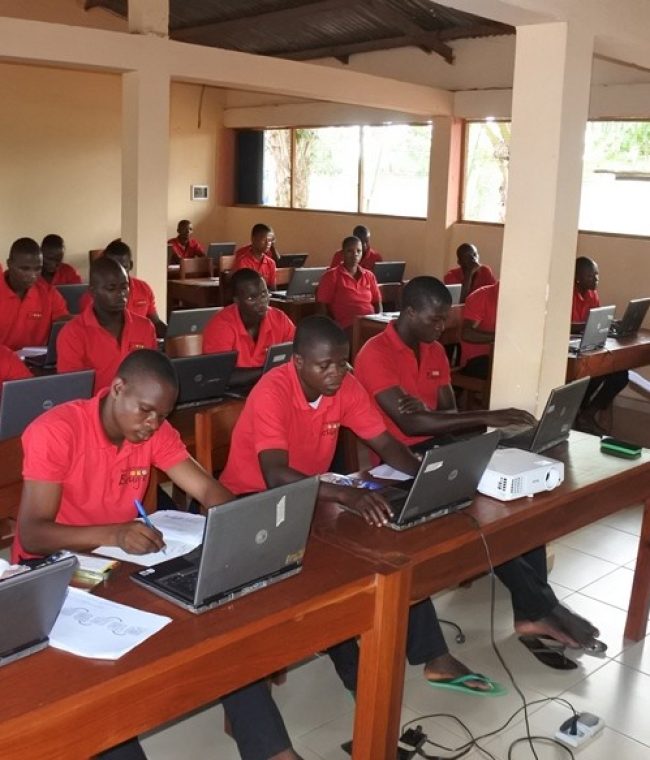 Soutenir la formation d’un jeune ONG-BOUGE Soutenir la formation d'un jeune ONG-BOUGE